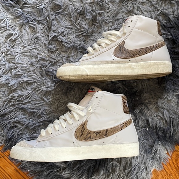 Nike Blazers Mid ‘77 VNTG *Reptile* - Picture 2 of 4
